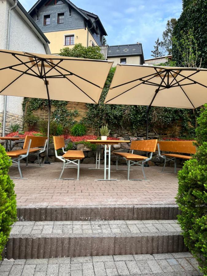 Gasthof & Pension "Schwarzer Adler" Masserberg Exterior photo