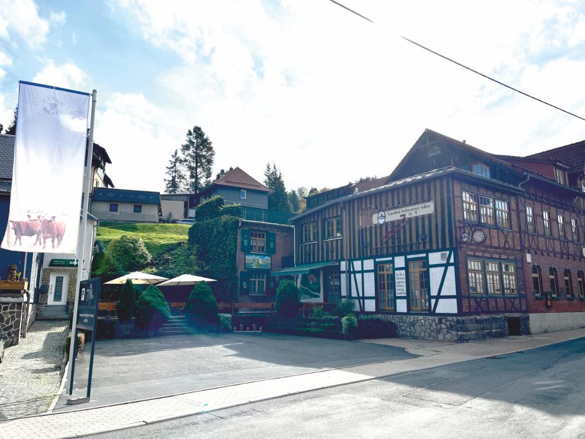 Gasthof & Pension "Schwarzer Adler" Masserberg Exterior photo