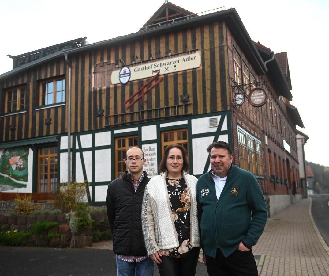 Gasthof & Pension "Schwarzer Adler" Masserberg Exterior photo